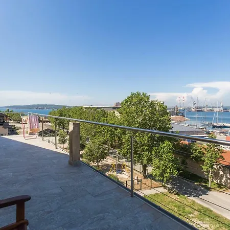 Apartman Maria Lussi *