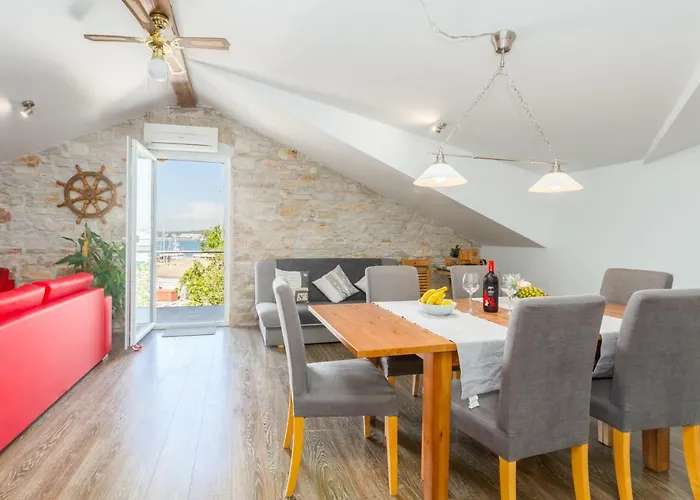 Maria Lussi Apartman Póla