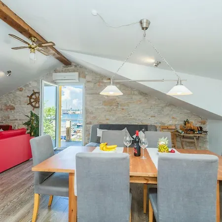 Apartament Maria Lussi *