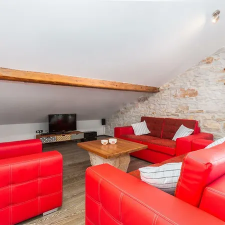 アパート Maria Lussi プーラ