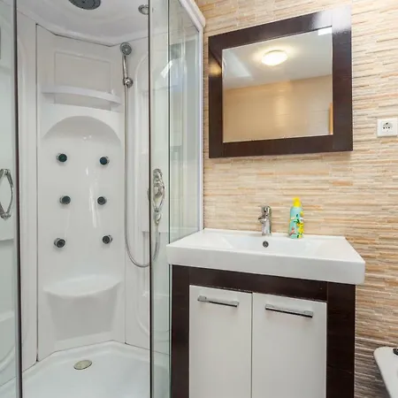 Apartament Maria Lussi *
